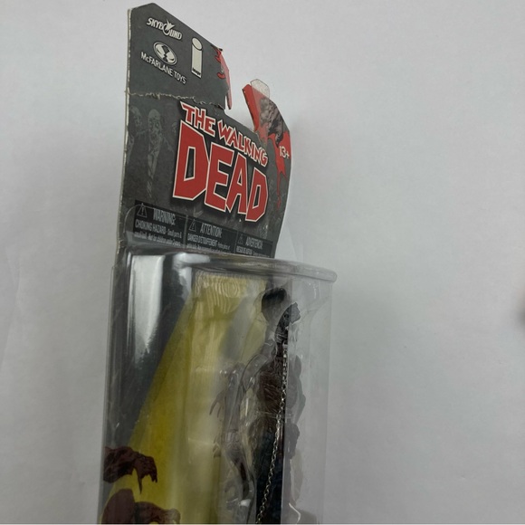 Lot of 3 Walking Dead Toys McFarlane Michonnes Pet Funko Daryl Keychain Cards - Picture 10 of 11